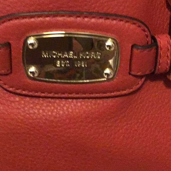 Red Michael Kors Hamilton shoulder bag medium sized, gold hardware - Picture 2 of 10